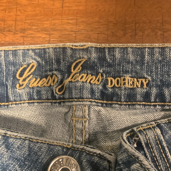 Guess jeans Doheny, Size 28, Inseam 31, Style #Q624A111 - Picture 4 of 4